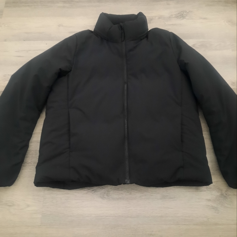 Uniqlo Black Puffer Jacket